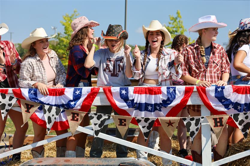 Schools celebrate homecomings